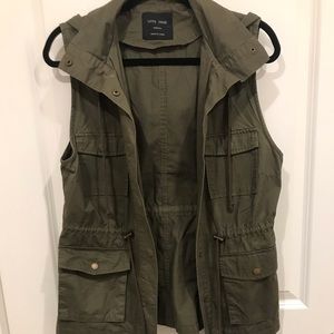 Army green cargo vest